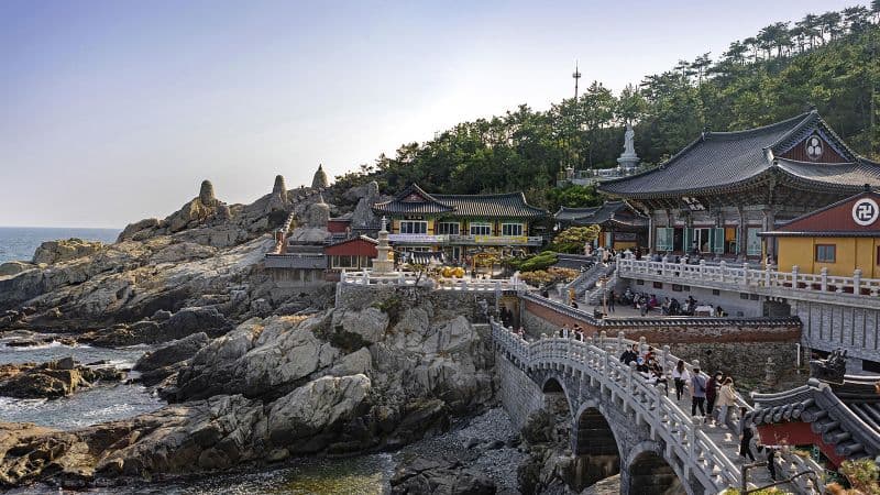 Busan's Haedong Yonggungsa: A Tourist Magnet