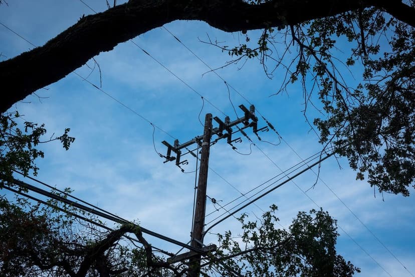 California Faces Wildfire Risk: Power Shutoffs Imminent