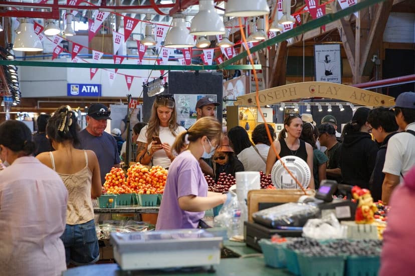 Canadian Confidence Surges Amidst Fading Economic Fears