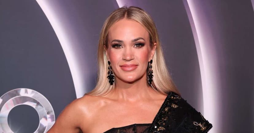 Carrie Underwood Booed on American Idol Stage