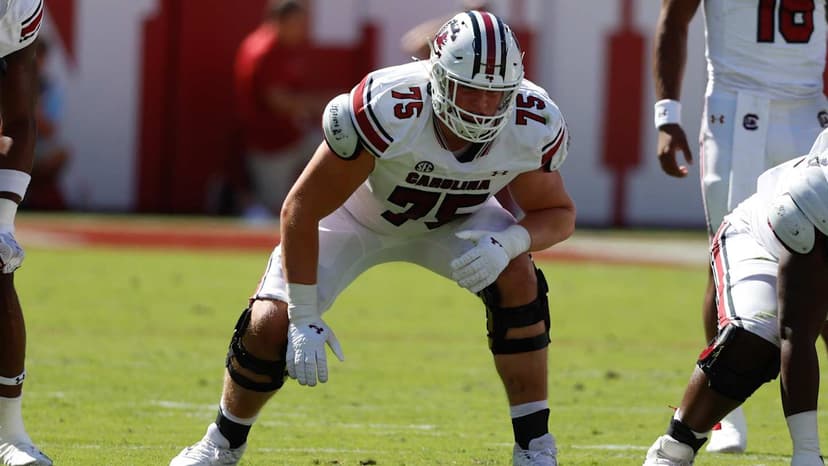 South Carolina OL Cason Henry Enters Transfer Portal