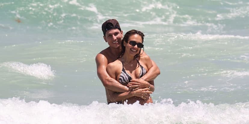 Stars Heat Up Beaches With PDA & Acrobatics