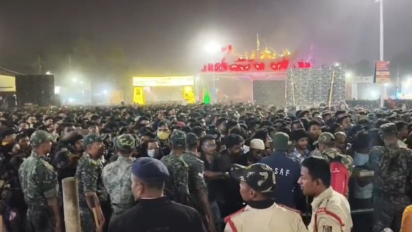 Crowd Surge Chaos at Shreya Ghoshal Concert in Cuttack