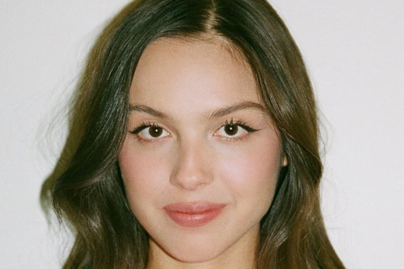 Charli XCX Declares Dance Floor Dead, Embraces Rock Sound