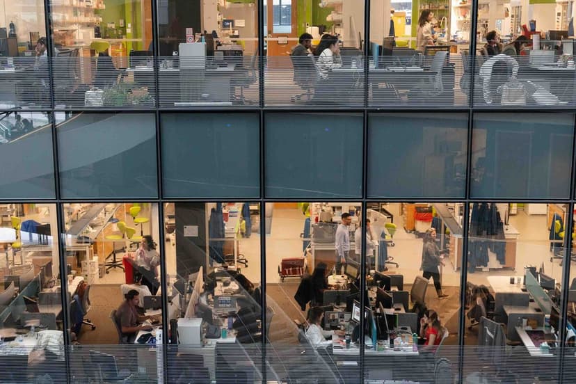 ChatGPT Dominates US Campuses, Outpacing Rivals