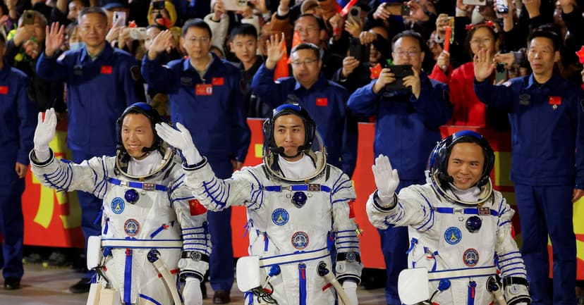 China Astronauts Extend Space Mission by a Month