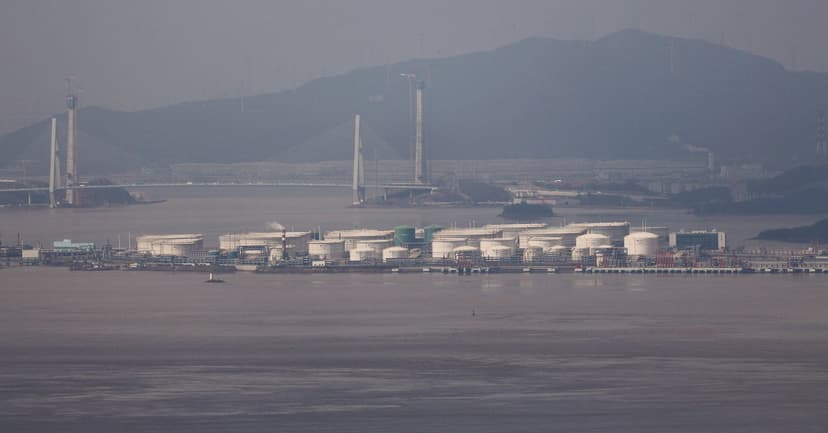 China Oil Exports Surge Amid Iran War Tensions