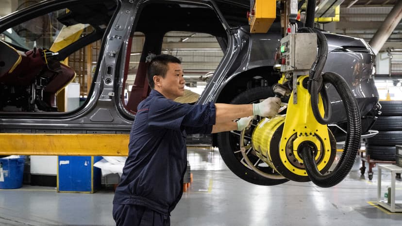 China Slows Self-Driving Cars After Deadly Crash