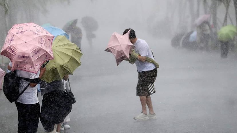 China Braces for Holiday Deluge: Heavy Rains Threaten Travel