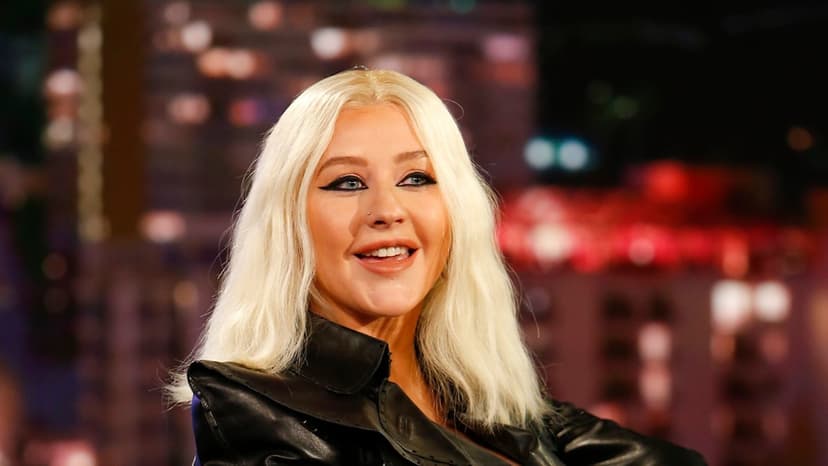 Christina Aguilera: Body Confidence Over Scrutiny