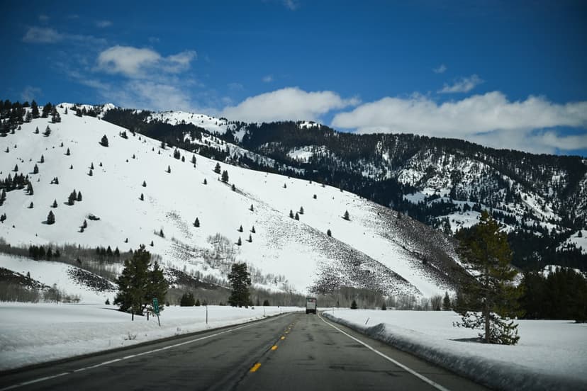 Christmas Blizzard: 100 MPH Winds, 16 Inches Snow!