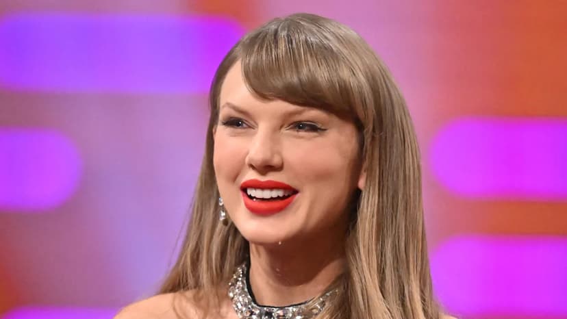 Swift vs. Welch: Christmas Number One Showdown!