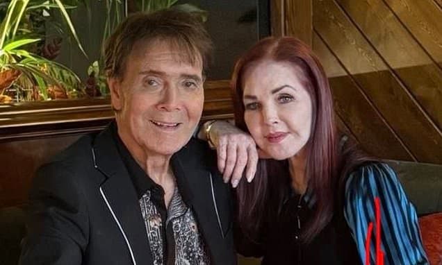 Sir Cliff's 'Gorgeous' Night with Elvis's Ex