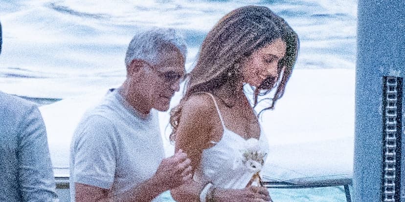 Clooneys Master Chic White Style in Italy