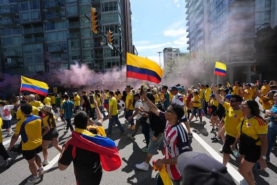 Colombia's Yellow Sea Washes Over Vancouver