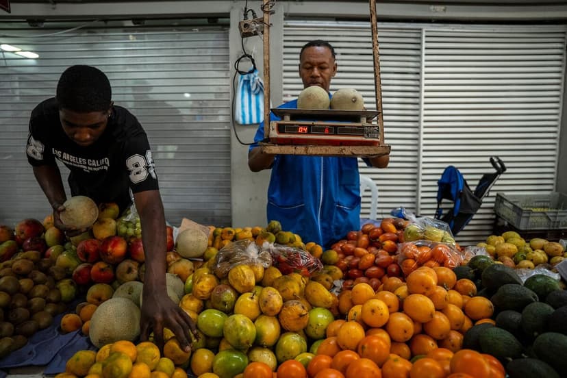Colombia Inflation Dips, Easing Pressure on Central Bank