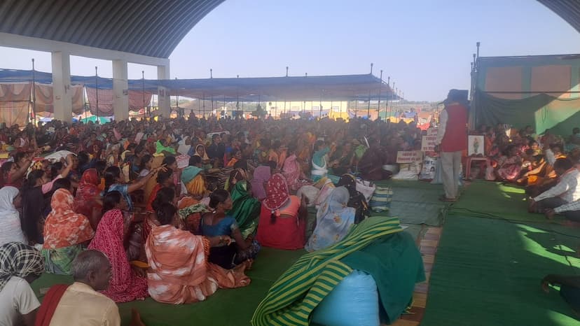 Midday Meal Cooks Die in Protest for Higher Wages