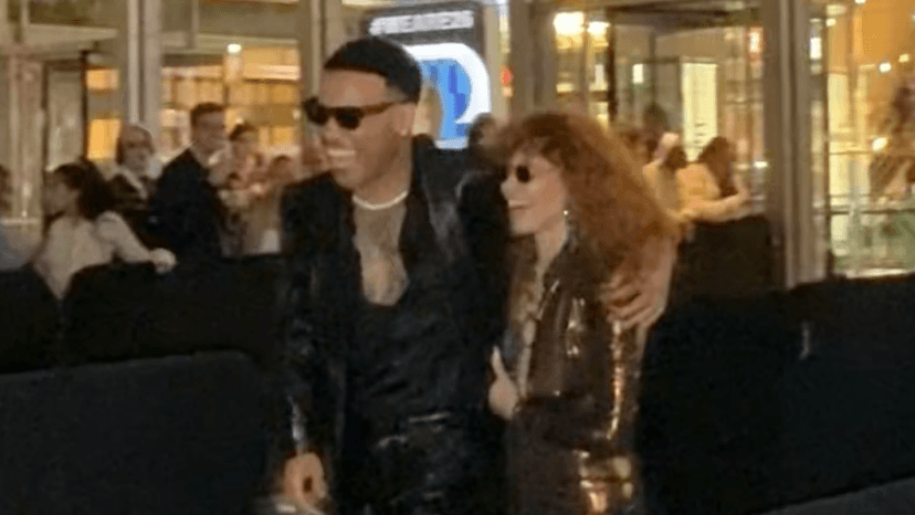 Anderson Cooper & Natasha Lyonne: Friends or More?