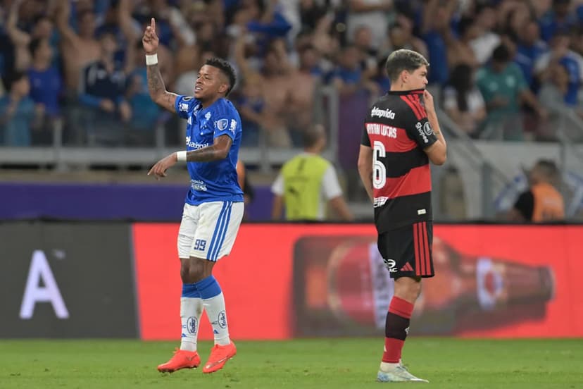 Cruzeiro stuns Flamengo with late goal at Mineirão