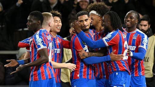 Palace Eye Historic European Glory