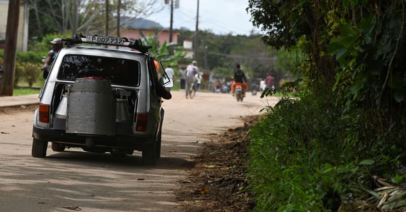 Cuban Mechanic's Charcoal Car Defies US Oil Blockade