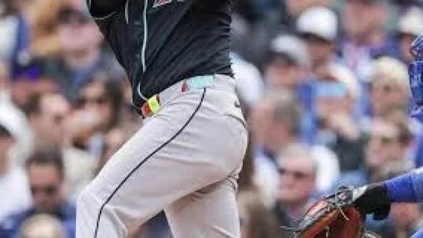 Cubs Conquer Wind and Diamondbacks 8-4