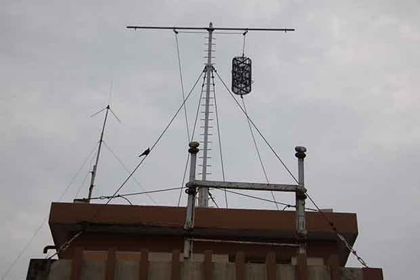 Cyclone Alert: Ports Hoist Warning Signals