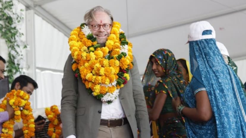 Danish Envoy Drowned in Flowers in India