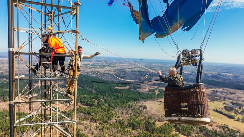 Texas Balloonists Saved in Daring 1,000-Foot Rescue