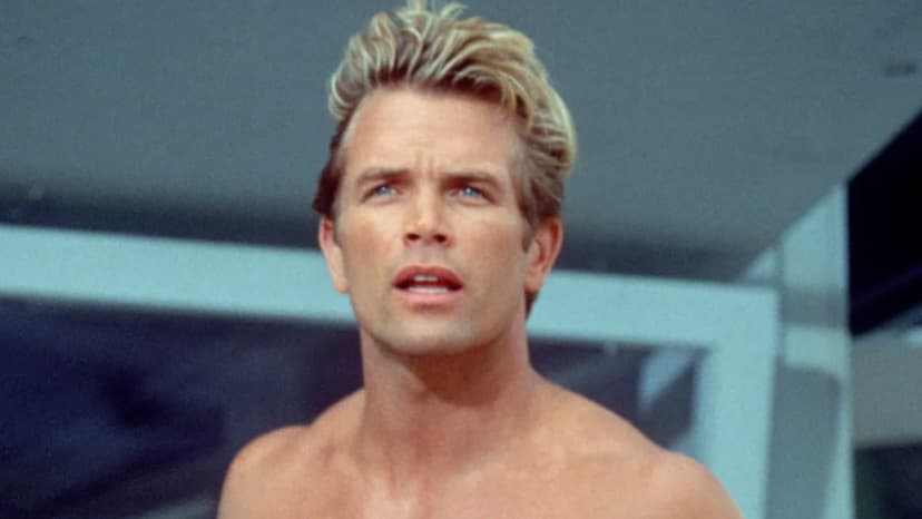 Baywatch Star's Ageless Physique Shocks in Malibu