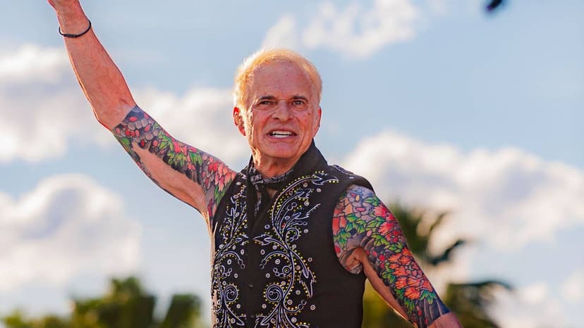 David Lee Roth Crashes Coachella with Van Halen's 'Jump'!