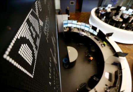 DAX Eyes Weekly Gain Amidst Global Uncertainty