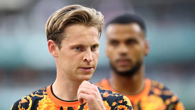 Hansi Flick Explores Centre-Back Option for De Jong