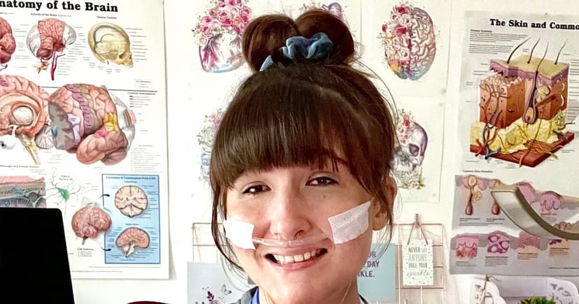 Deafblind Swimmer Becomes Britain's First Doctor