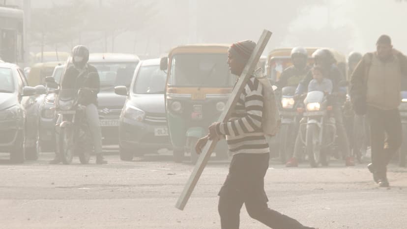Delhi Air Suffocates: Vehicular Fumes Choke City