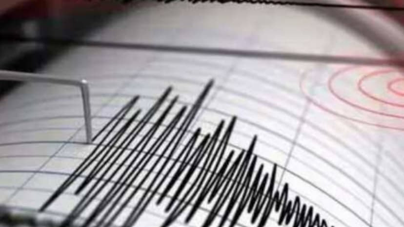 Delhi Shaken: 4.9 Quake Jolts NCR, Residents Flee Homes