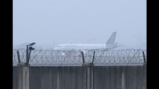 Delhi Fog Halts Flights: Over 300 Delayed