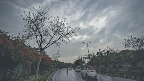 Delhi Drenched: Rain Cools Capital Below 30°C