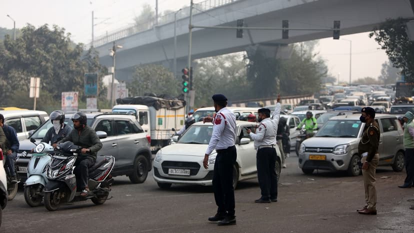 Delhi Traffic Cops Breathe Toxic Air Daily