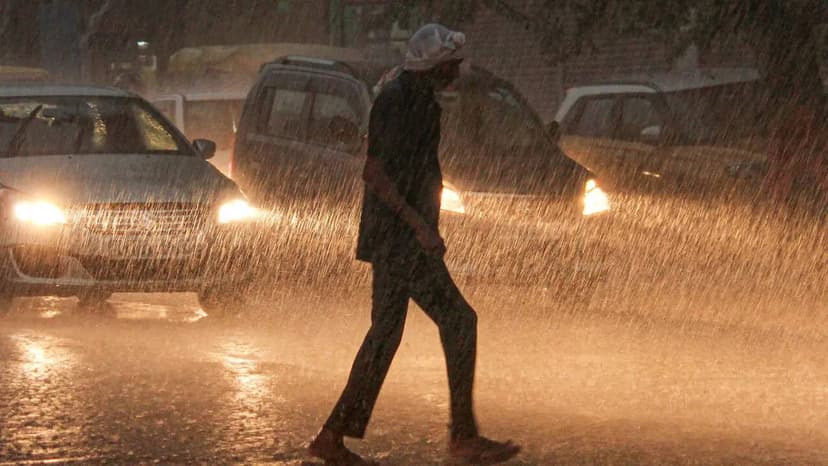 Delhi Drenched: Monsoon Returns with Yellow Alert