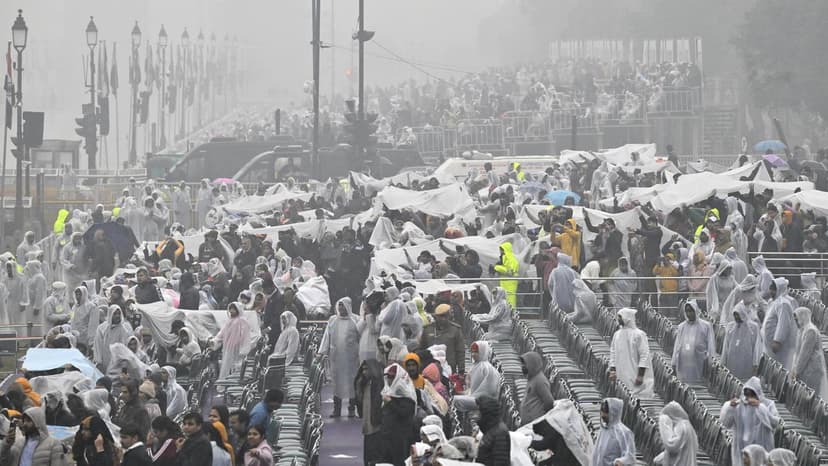 Delhi Sees Temp Plunge After Rain