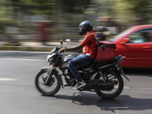 Delivery Executive Stabbed in Midnight Attack Near Ahmedabad’s Vaishnodevi Circle