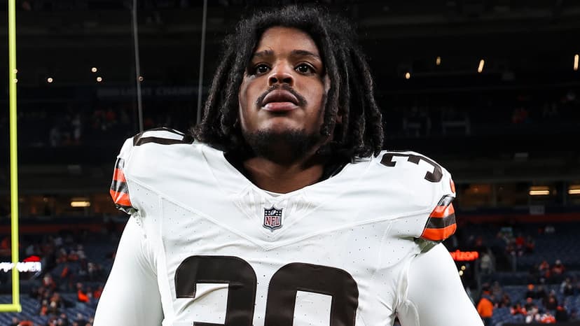 Browns' Bush Acquitted in Phone Smashing Case