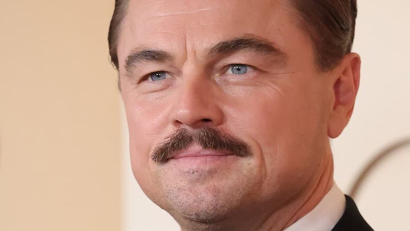 DiCaprio's New Moustache Steals Oscar Spotlight