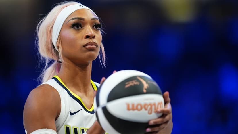 Chicago Sky Guard Carrington Eyes Season Debut