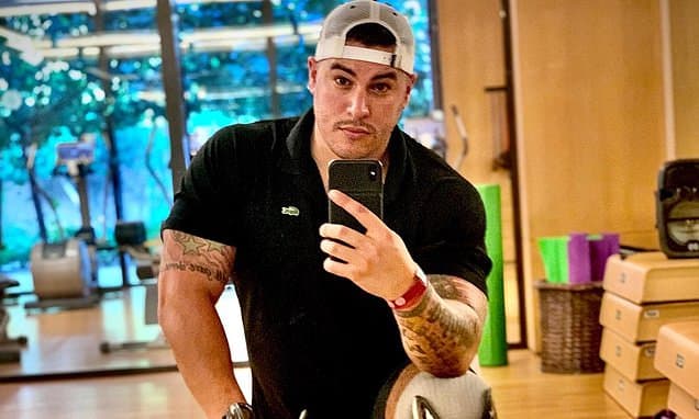 Disabled Marine Veteran Sues Delta Over Humiliating Seat Removal