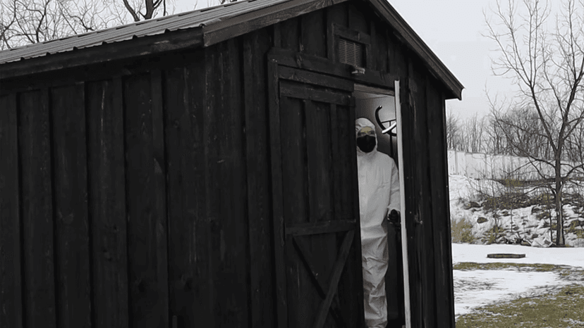 DIY RAM: Backyard Cleanroom Builds Memory From Scratch