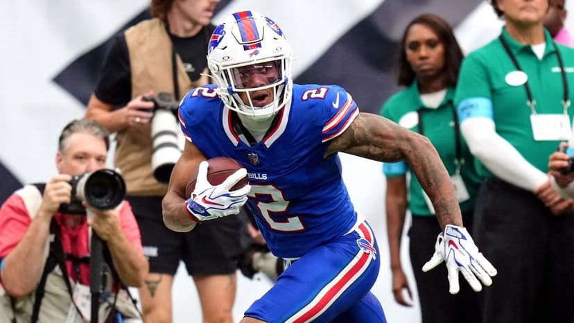 Bills WR DJ Moore Injured, Doubtful for Second Half