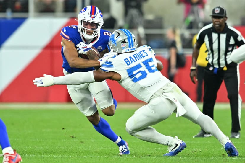 Bills WR DJ Moore Injured: Shoulder Scare vs. Lions