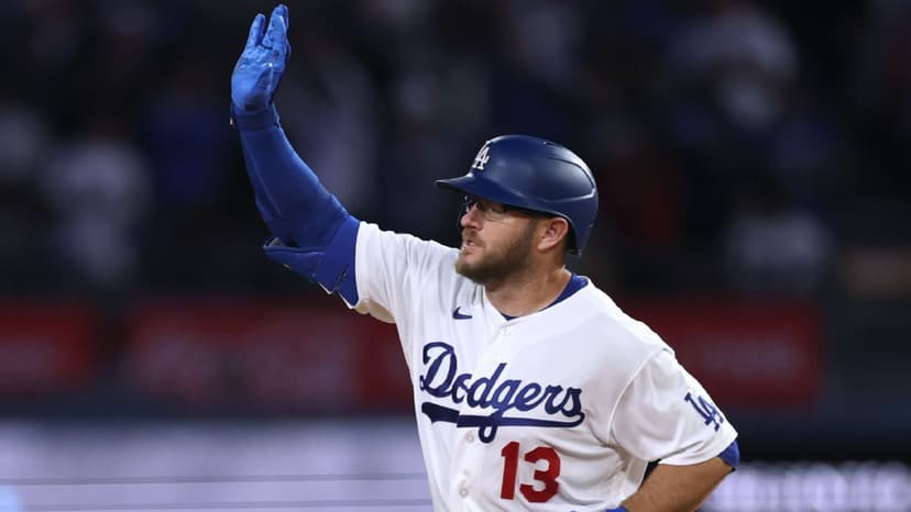 Muncy Powers Dodgers Past Rangers with 3 Homers